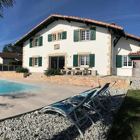 Hergarai Semesterbostad