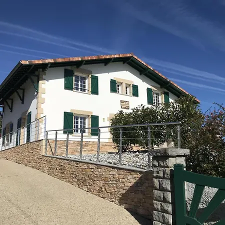 Сasa de vacaciones Hergarai Saint-Jean-le-Vieux (Ain)